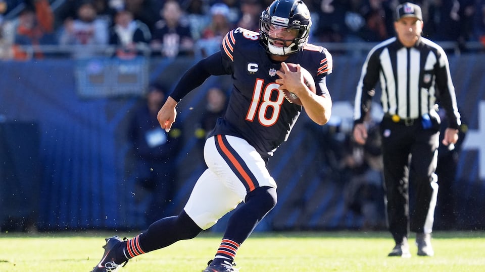 Caleb Williams throws for 3 TDs as Bears beat Steelers 31-28 with nemesis Aaron Rodgers sidelined