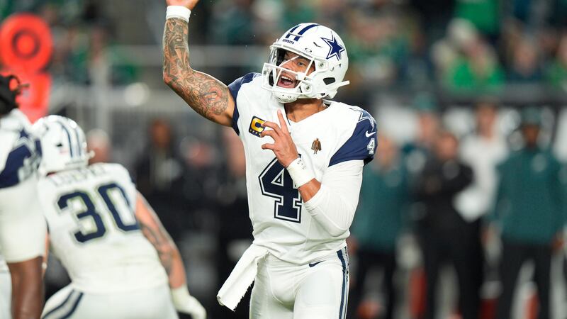Dak Prescott throws 3 TD passes, Javonte Williams runs for 155 yards as Cowboys beat Eagles 38-21