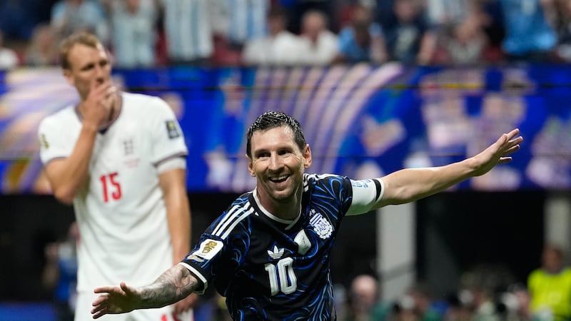 Defending champion Argentina reaches World Cup final by beating England 2-1