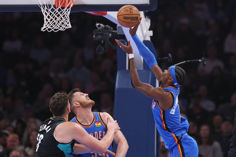 Gilgeous-Alexander scores 37 points, Thunder rout Blazers to avenge only loss